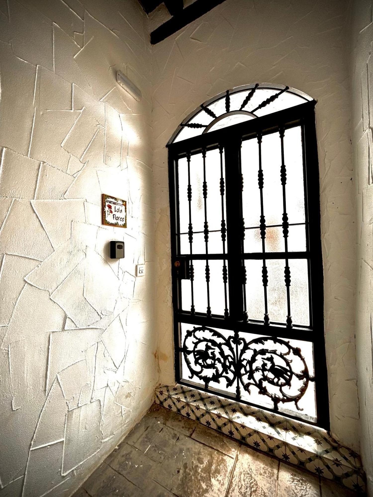 Apartamento La Lola - Patio Privado Jerez de la Frontera Exterior foto